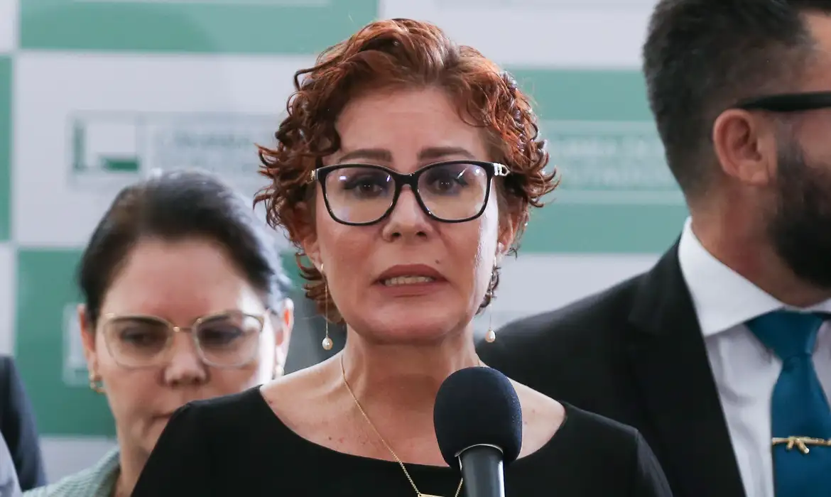 Deputada Carla Zambelli é presa na Itália e será submetida a processo de extradição, diz PF