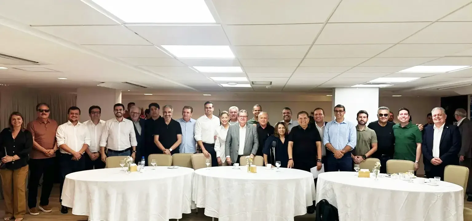 João, Lucas e Adriano usam reunião com a base aliada para conter tensões e reforçar coesão política