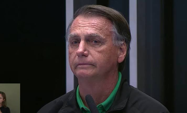 STF impõe tornozeleira eletrônica a Bolsonaro, restringe circulação e redes sociais; PF encontra pendrive escondido e dinheiro em espécie