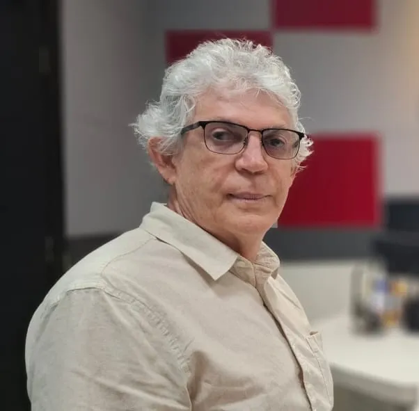 Ricardo Coutinho lança Adriano Galdino como nome da esquerda para o Governo da Paraíba em 2026