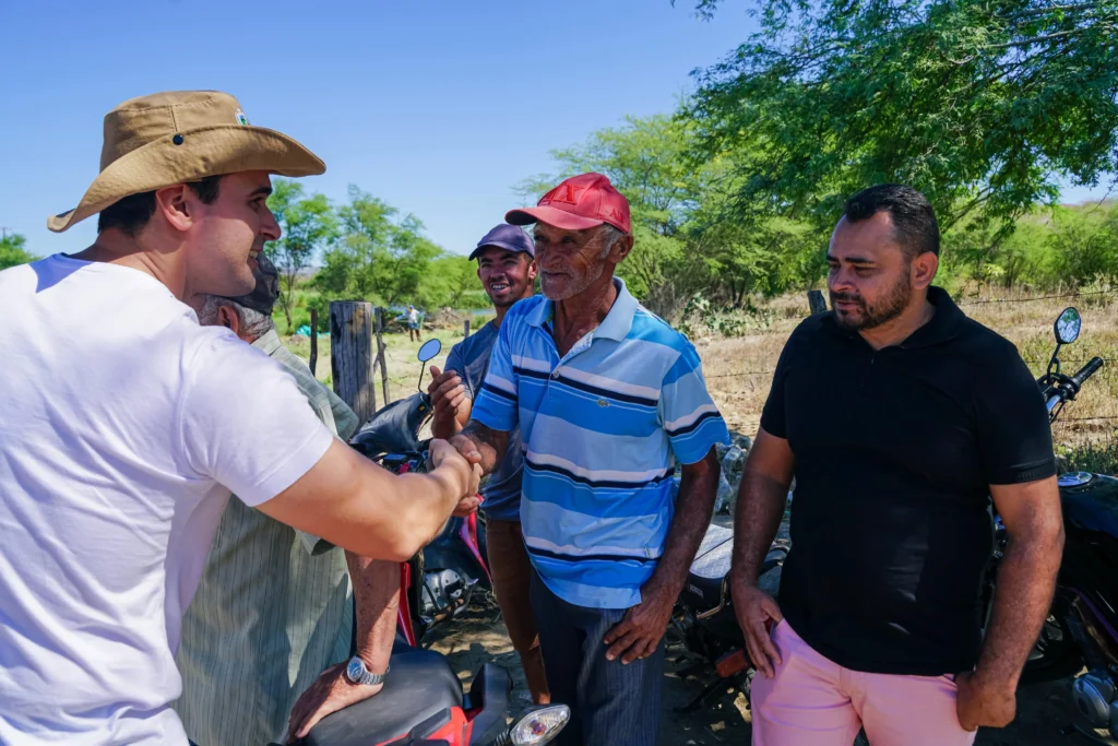 Em Taperoá, vice-governador Lucas Ribeiro entrega passagem molhada e participa do Dia D da Fazenda Carnaúba