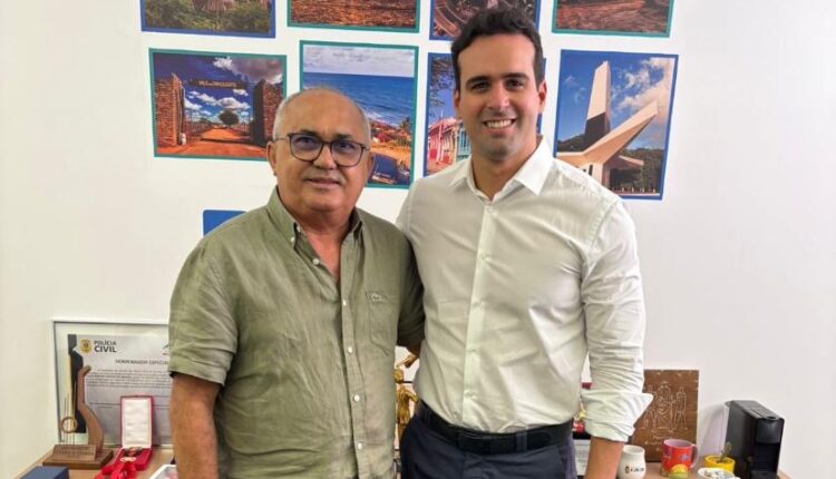 Prefeito de Pedras de Fogo, Bá Barros, anuncia apoio a Lucas Ribeiro na disputa pelo Governo