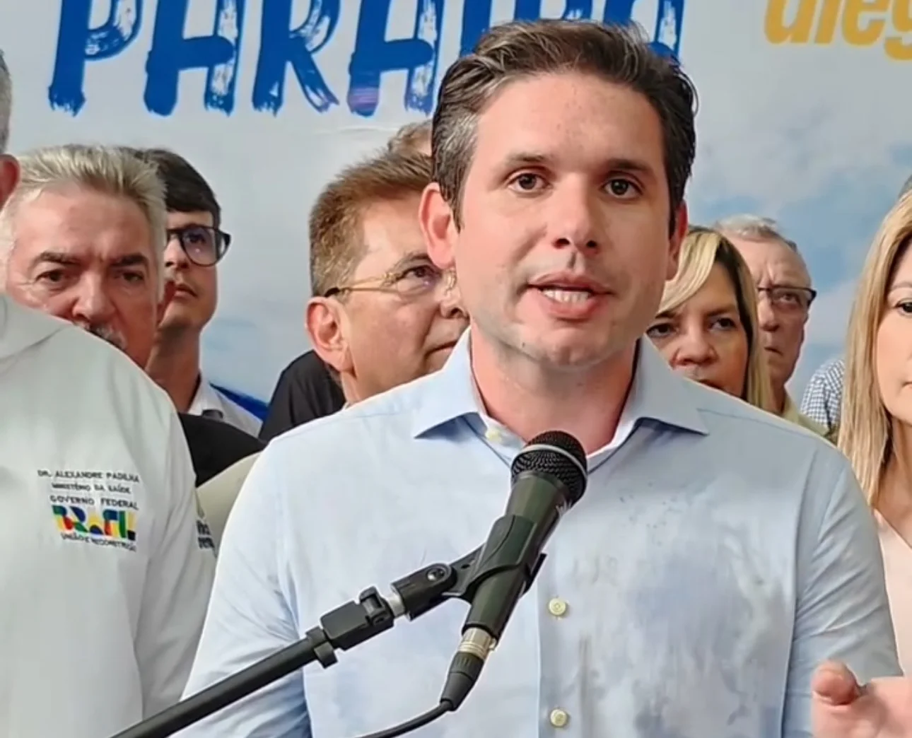 Hugo Motta afirma que decisão do STF sobre Bolsonaro deve ser cumprida, mas pondera: “direito de defesa tem que ser respeitado”