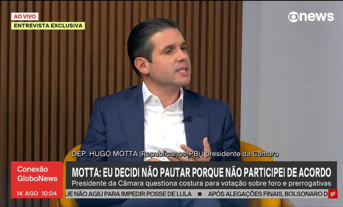 Hugo Motta critica fuga de Eduardo Bolsonaro para os EUA e chama articulação golpista de “incompatível com o mandato”
