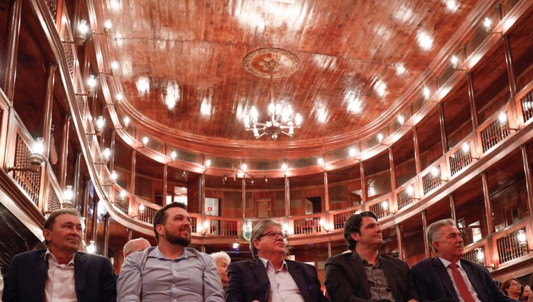 João Azevêdo entrega revitalização do Teatro Santa Roza e destaca importância da obra para o Centro Histórico de João Pessoa