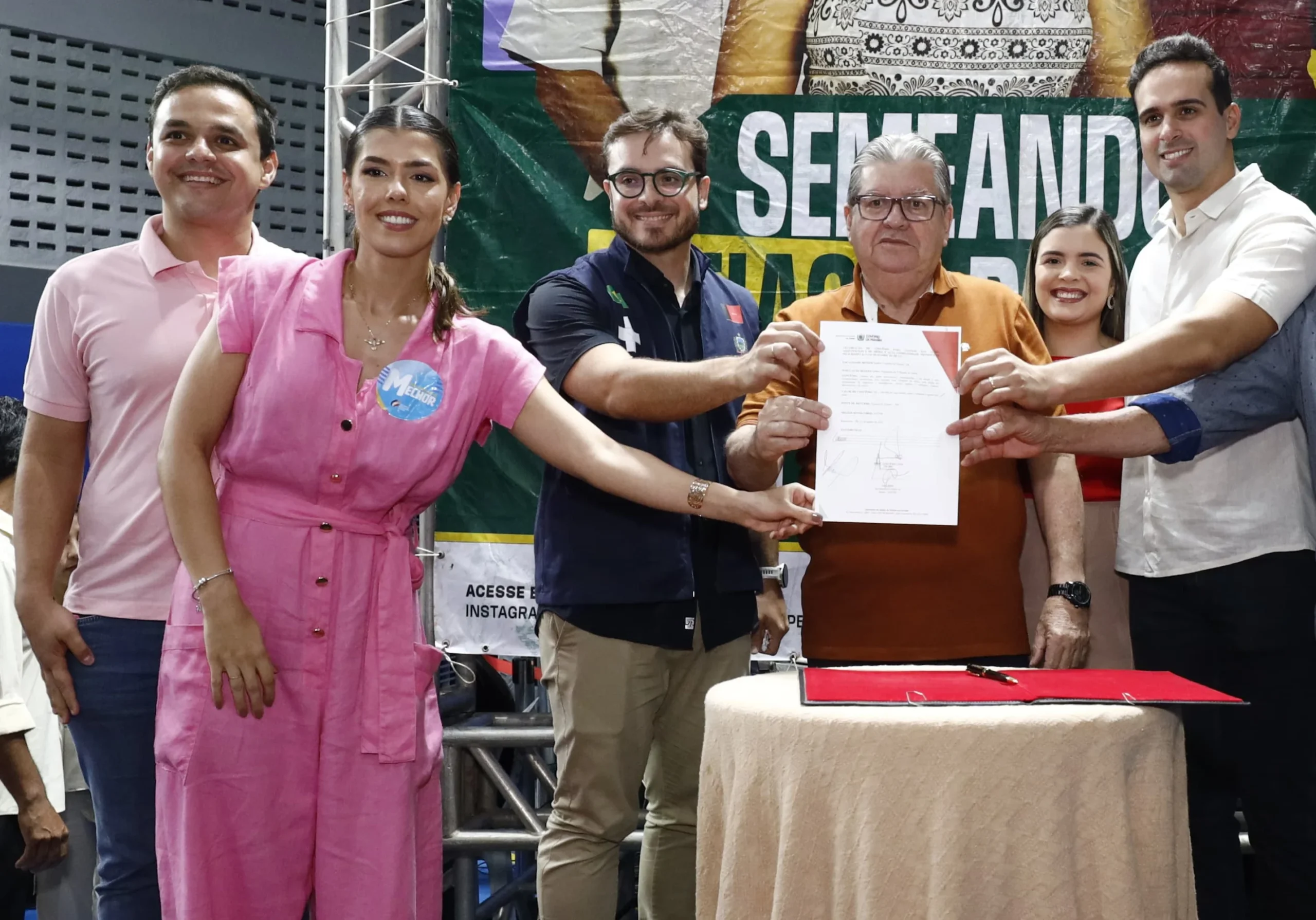 Ao lado do esposo Matheus Bezerra, Maria Luiza Porto participa de audiência do ODE em Bananeiras e reforça pleitos do Brejo ao governador João Azevêdo