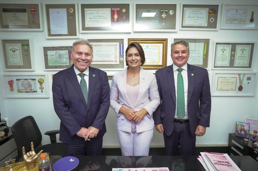 Encontro de Michelle Bolsonaro com Efraim e Queiroga foca na formação da chapa da direita; Cabo Gilberto não participou
