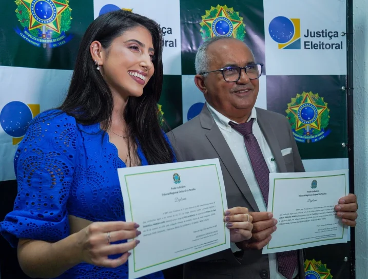 Vice-prefeita e prefeito de Pedras de Fogo