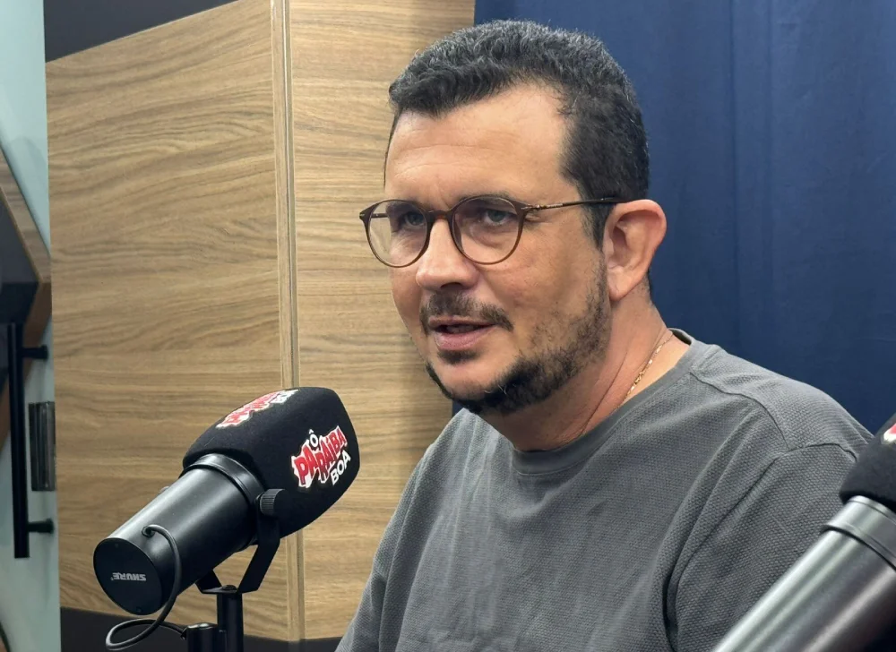 Secretário Janildo Silva rebate críticas de Tibério e diz que, sem as ruas pavimentadas por Cícero, pontes do Estado "ligam nada a lugar nenhum”
