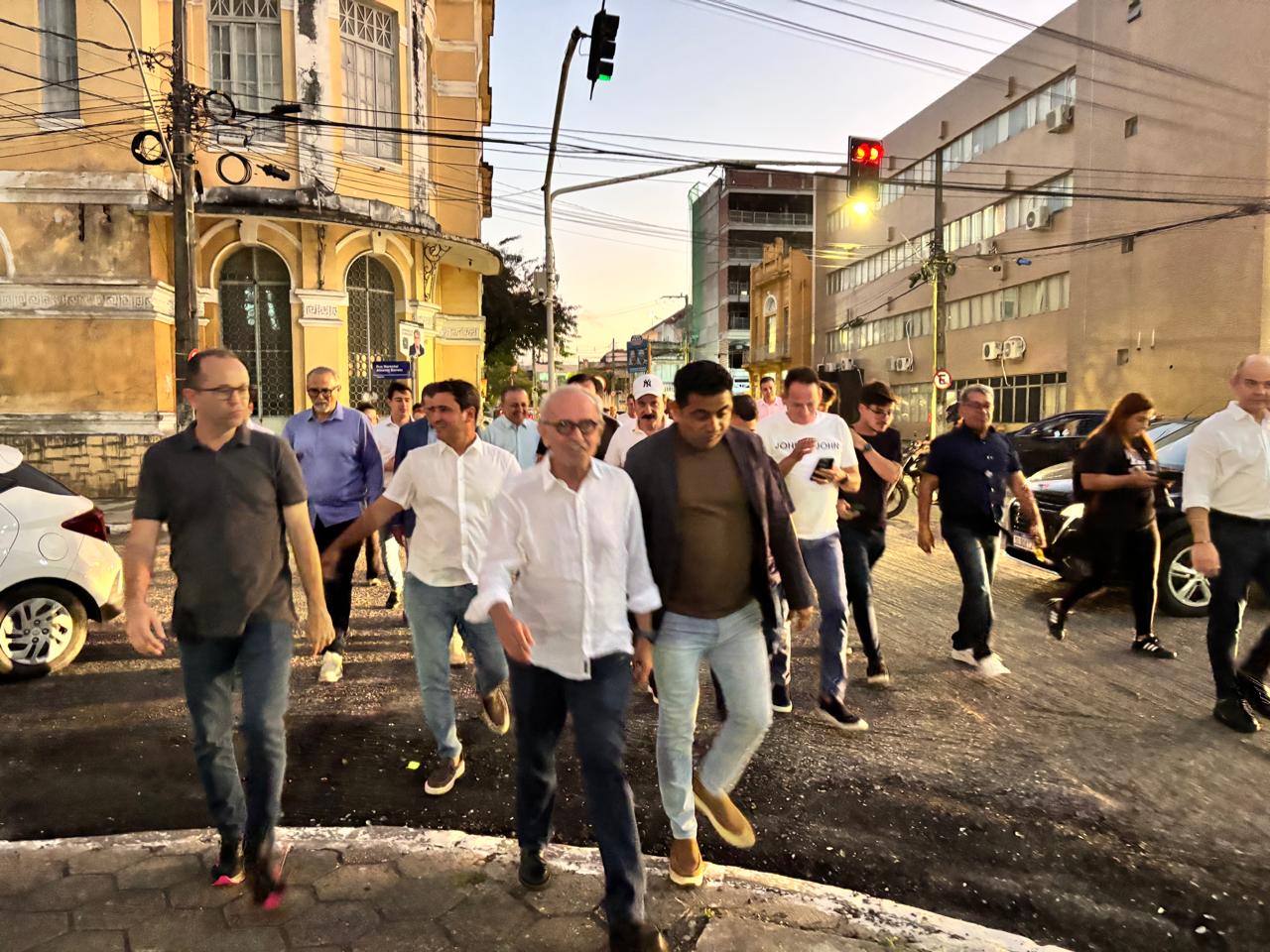 João Azevêdo e Cícero Lucena se reencontram na inauguração do Museu da História da Paraíba; prefeito vai ao evento acompanhado da bancada de vereadores