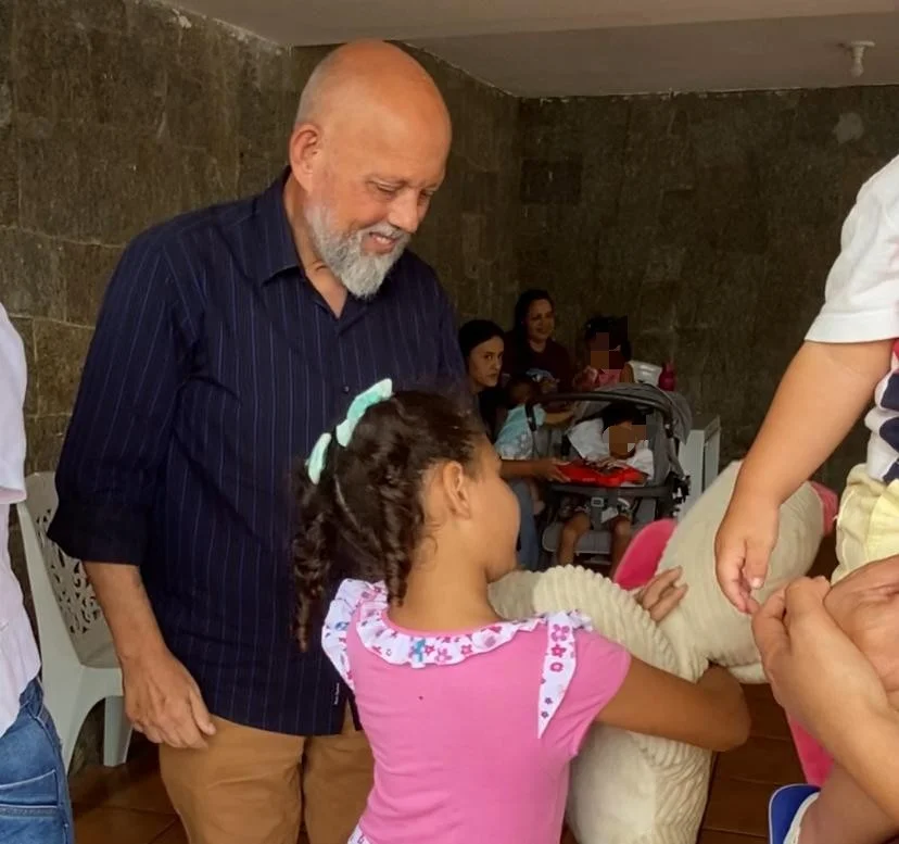 Doação de brinquedos pela prefeitura de Campina Grande