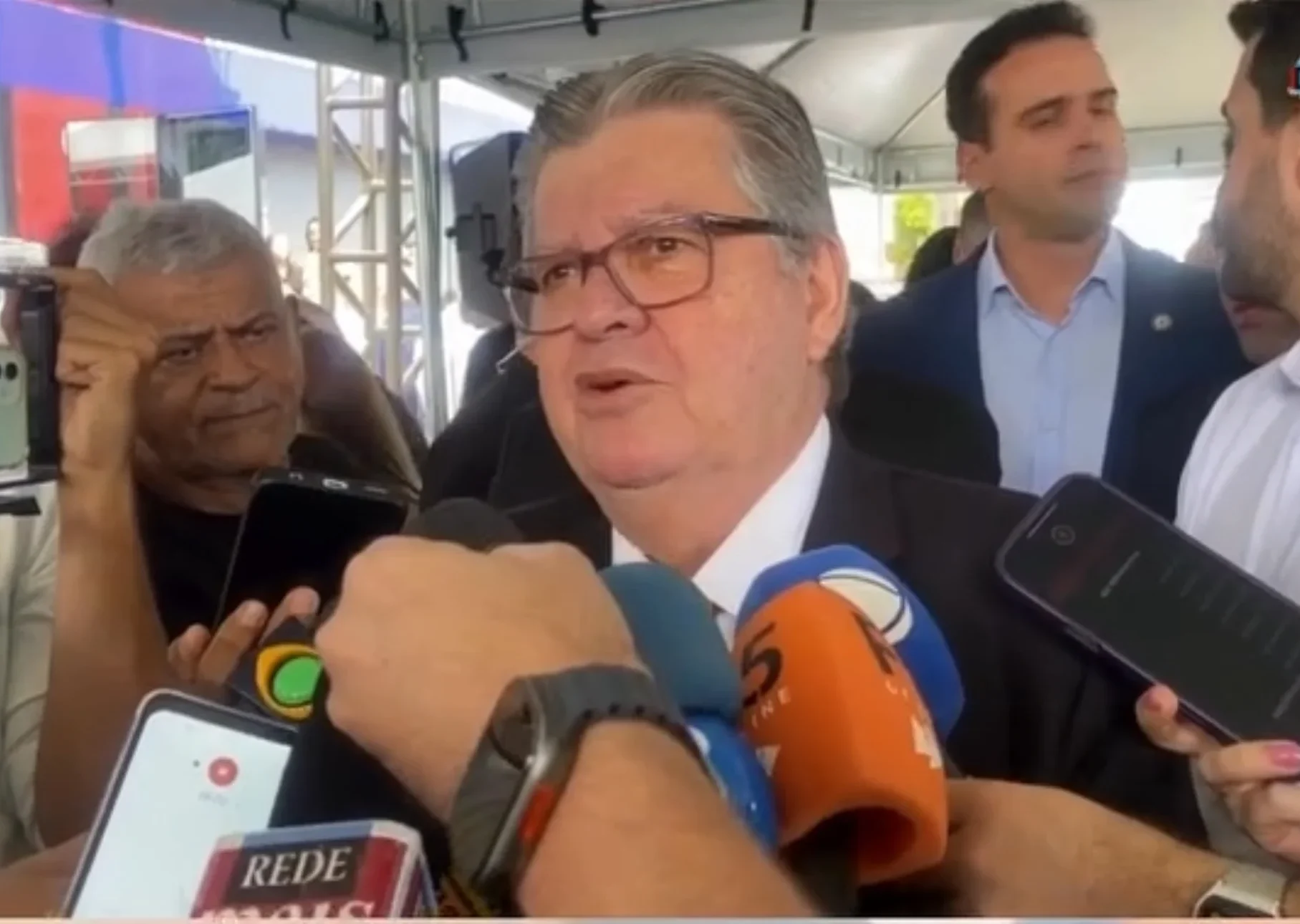 “Estamos reunindo a tropa para garantir a unidade”, diz João Azevêdo após reunião com vereadores do PSB