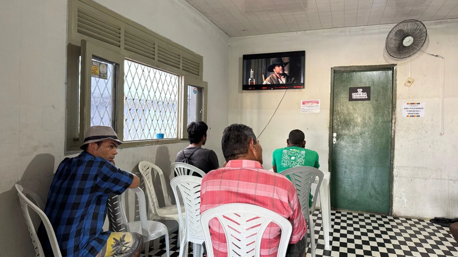 Pessoas em situação de rua sendo acolhidas - Foto: Reprodução