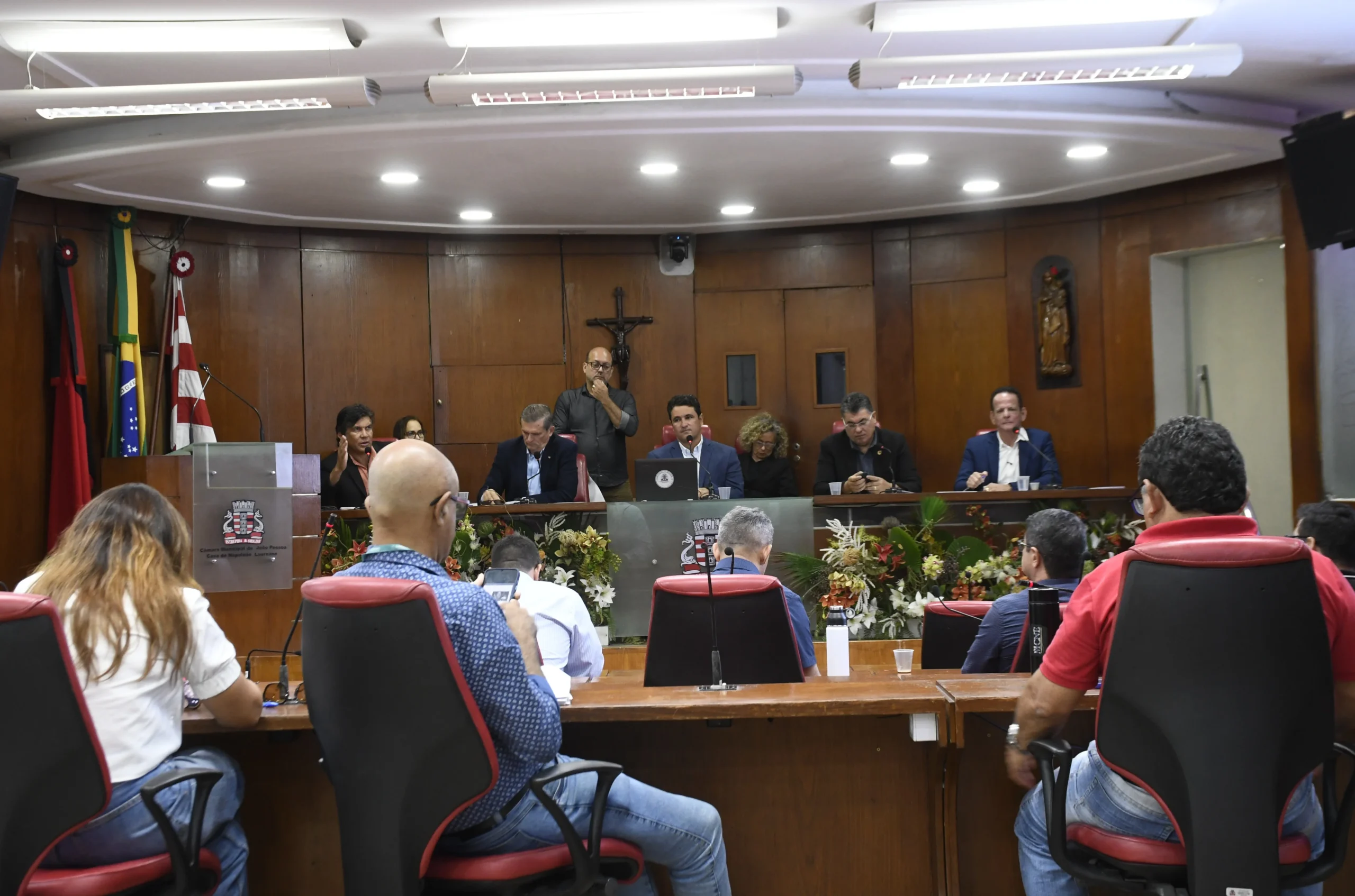 Comissão de Constituição e Justiça (CCJ) analisou 44 matérias nesta segunda-feira (17)