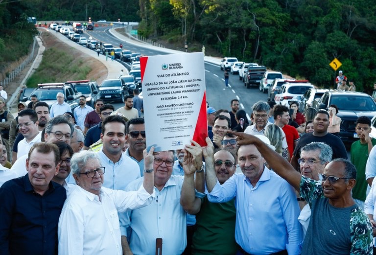 João Azevêdo inaugura via que liga Altiplano ao Hospital Universitário e destaca mais uma obra de mobilidade urbana entregue à cidade de João Pessoa