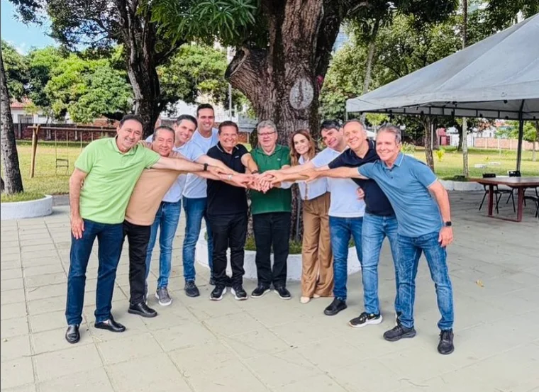 Adriano Galdino desiste da pré-candidatura ao Governo e mantém indefinição sobre possível vaga de vice na chapa de Lucas Ribeiro