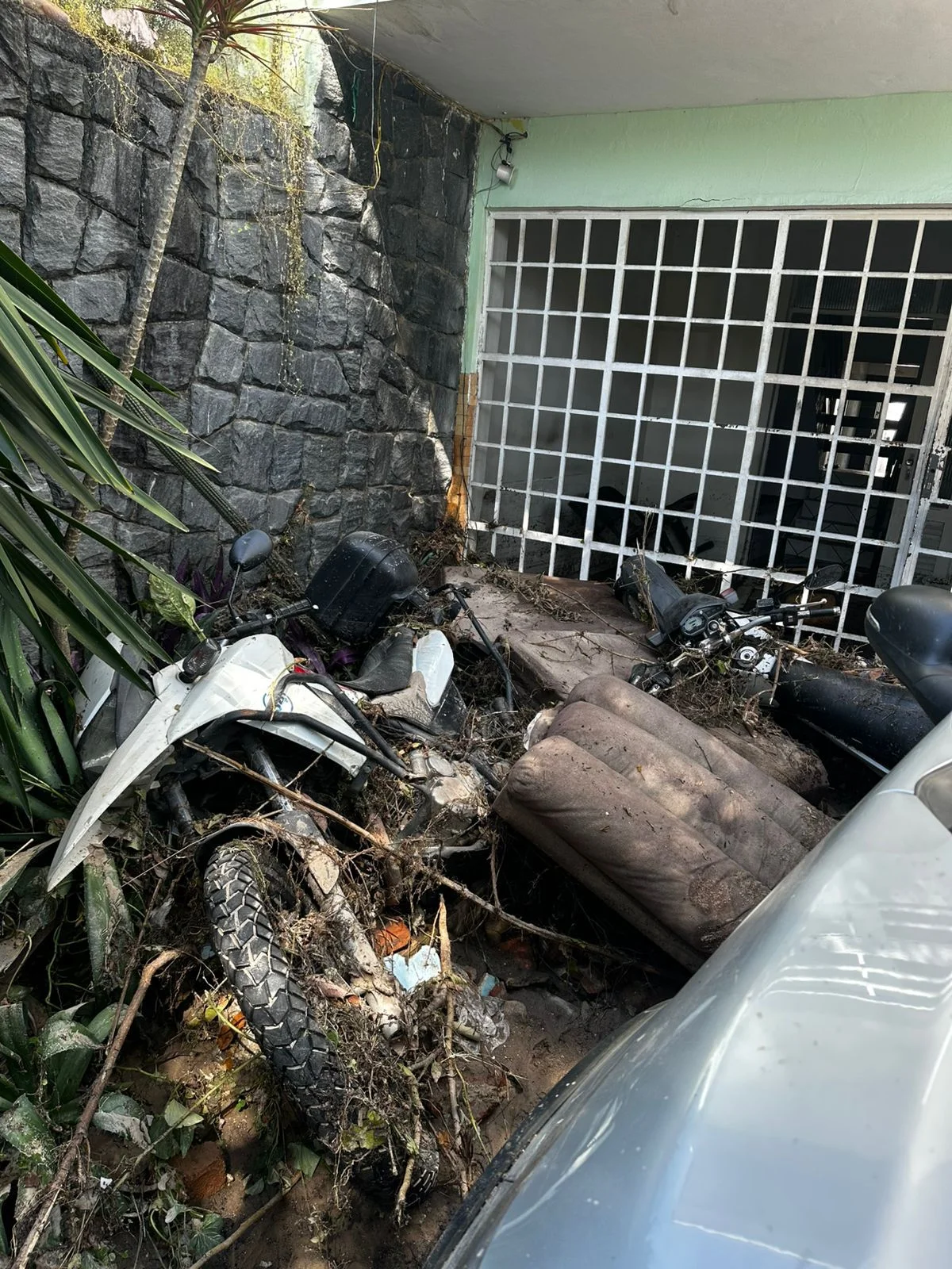 Secretaria de Campina Grande suspende atividades após sede ser atingida por rompimento de reservatório da Cagepa