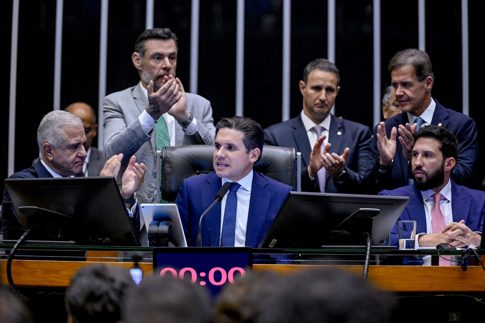 Sob presidência de Hugo Motta, Câmara dos Deputados aprova Marco Legal de Combate ao Crime Organizado