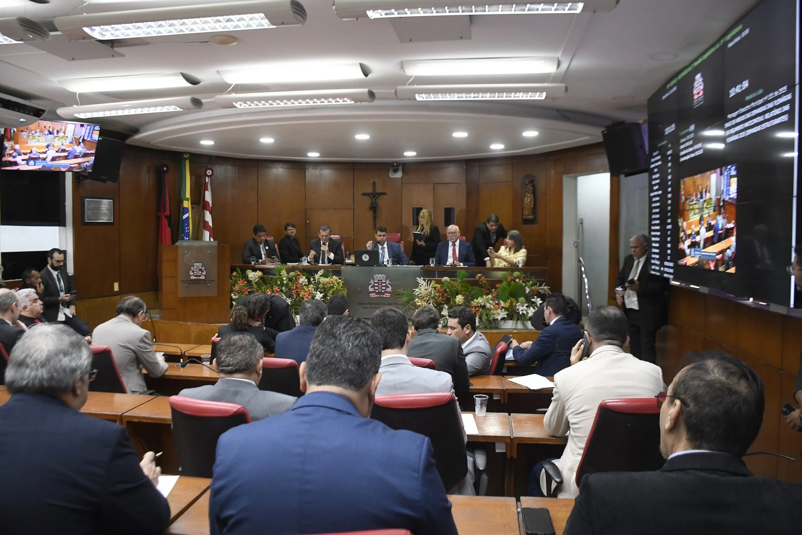 CMJP aprovou, durante a sessão ordinária desta quinta-feira (13), o Projeto de Lei Ordinária (PLO) 2.394/2024, que autoriza a integração dos sistemas de monitoramento de segurança eletrônica de condomínios residenciais