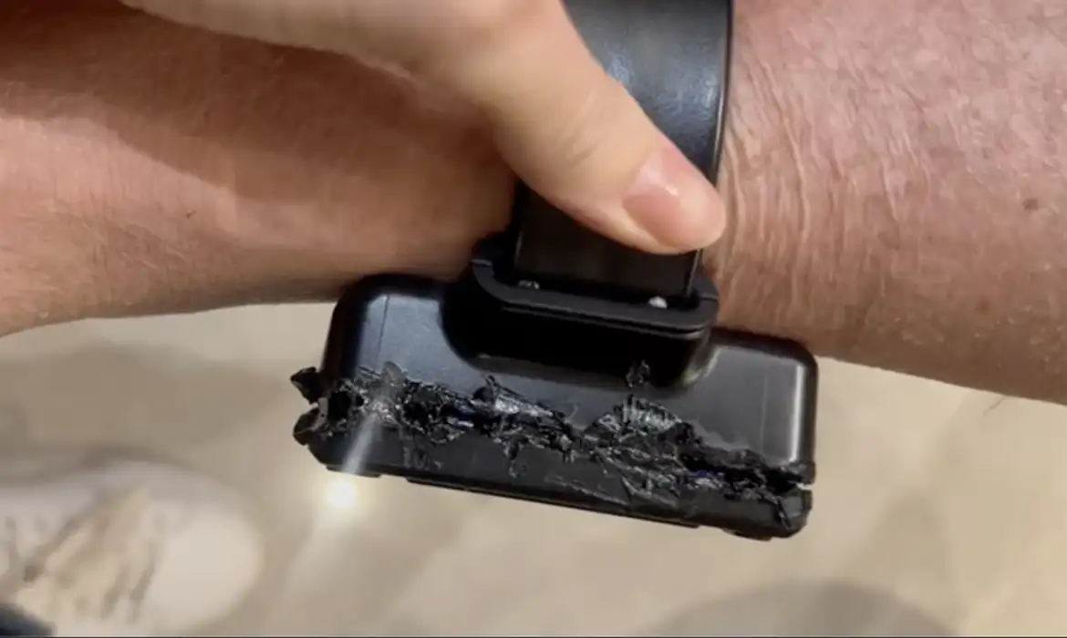 Bolsonaro admite que usou solda para tentar abrir tornozeleira eletrônica