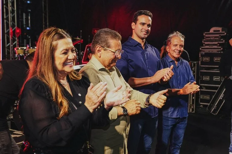 Na imagem, Lucas Ribeiro (PP), Adriano Galdino (Republicanos), Nabor Wanderley (Republicanos) e a prefeita de Pocinhos, Eliane Galdino
