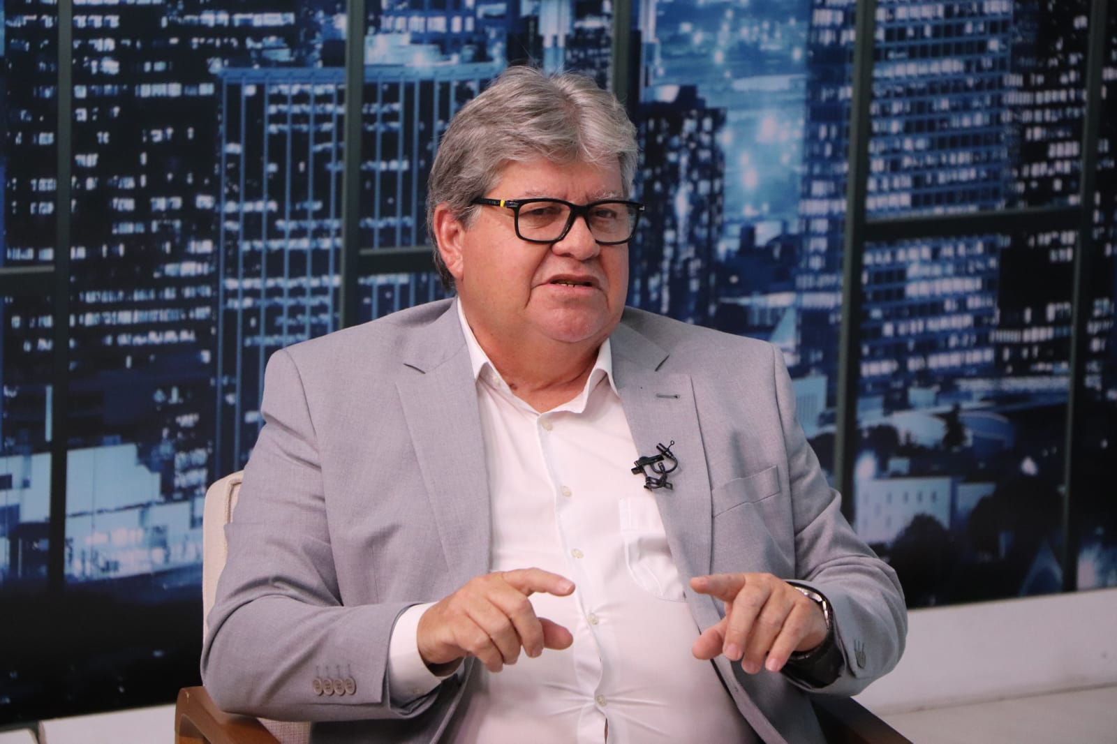 João Azevêdo confirma articulação para manter Republicanos no comando da Assembleia nos próximos biênios: “Discussão é real”