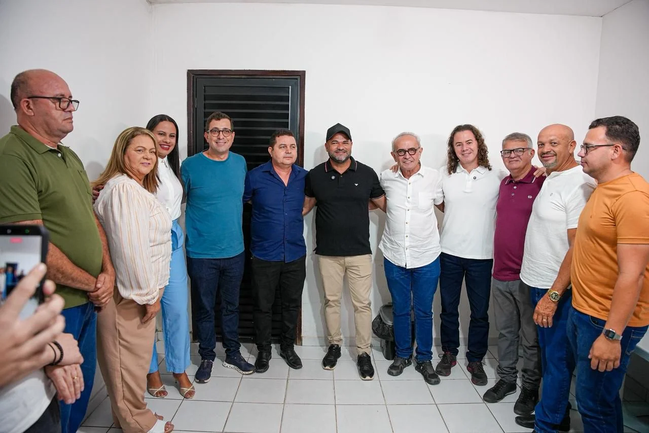 prefeito de João Pessoa, Cícero Lucena, recebeu o apoio de mais um gestor municipal ao seu projeto político para a Paraíba. Desta vez, o prefeito de Sobrado, Léo Martins