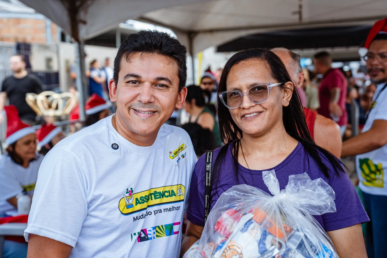 Na imagem, o prefeito de Santa Rita, Jackson Alvino