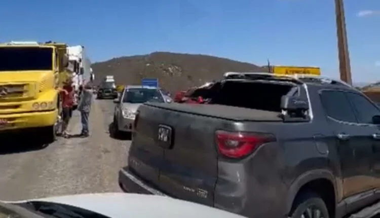 manifestação pública para denunciar a lentidão do Judiciário na Comarca de Teixeira, no Sertão