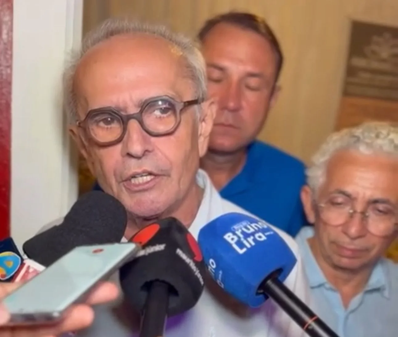 Cícero atribui responsabilidade de vazamento de esgoto nas praias de João Pessoa à Cagepa: “Não pode transferir”