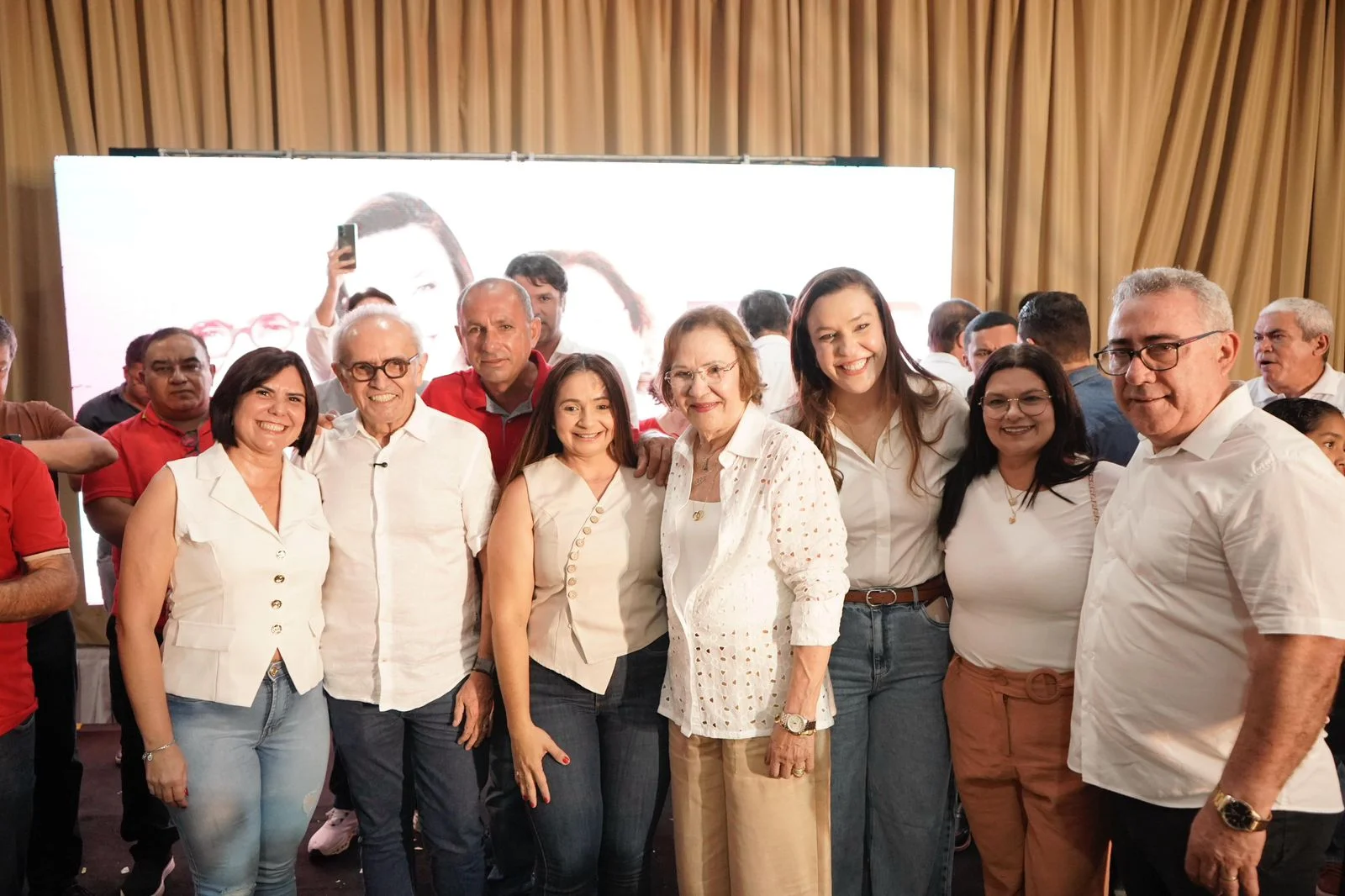 Em Guarabira, Cícero Lucena recebe apoio de Léa Toscano e Camila Toscano e amplia base no Brejo