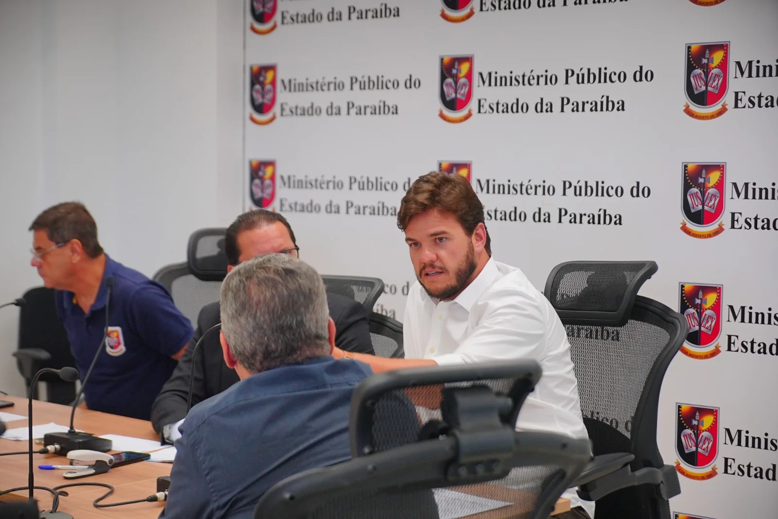 Na imagem, o prefeito de Campina Grande, Bruno Cunha Lima