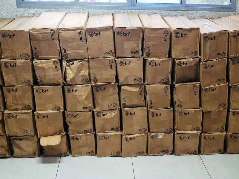 Mais de 792 kg de mortadela vencida