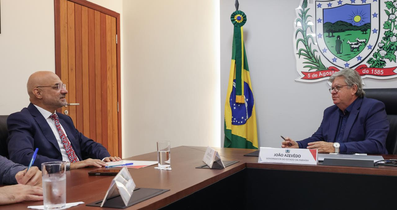 João Azevêdo e embaixador da Índia no Brasil discutem parcerias nas áreas de educação e tecnologia