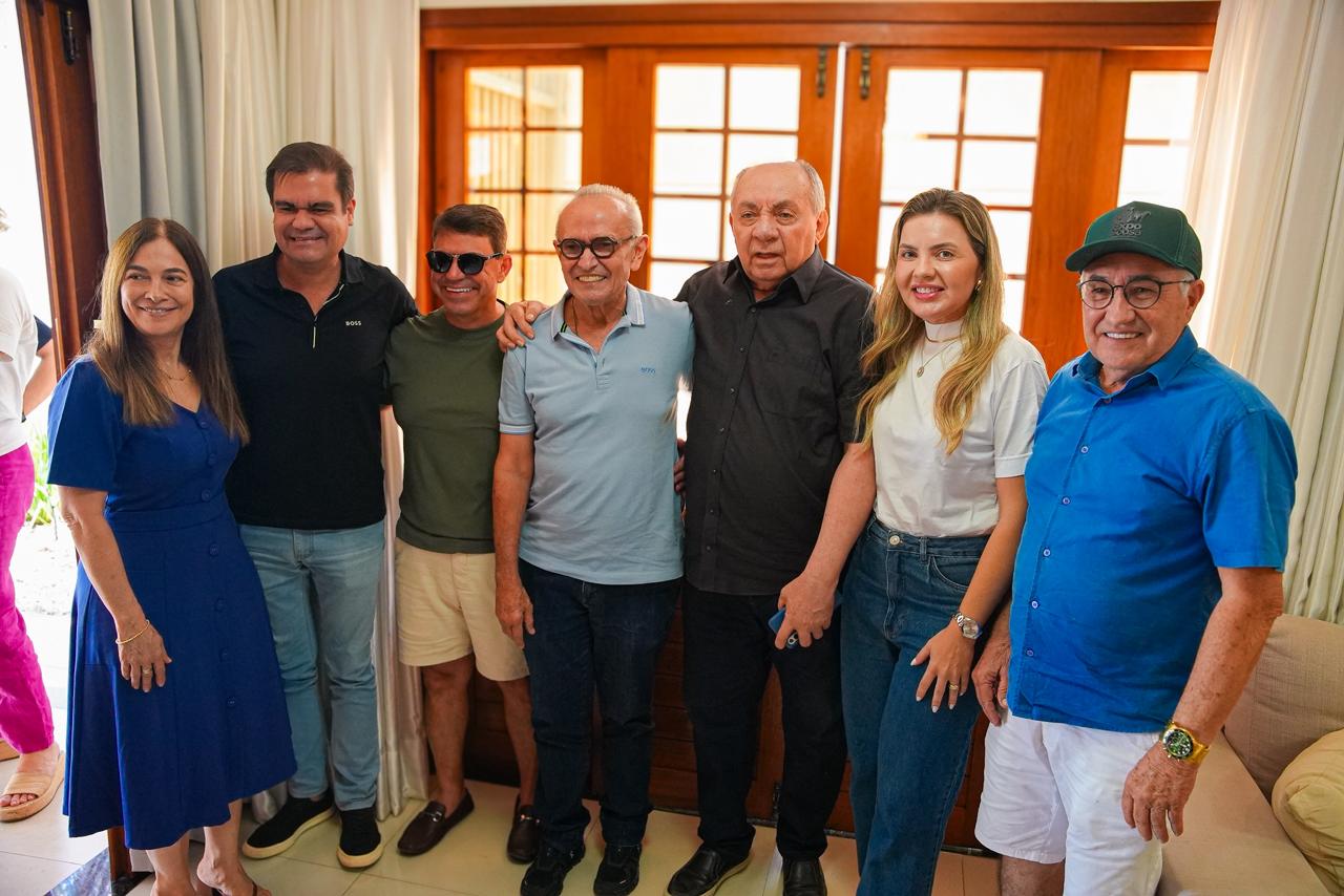 Cícero amplia base no município de Sousa com a confirmação dos apoios de João Estrela e Johanna Estrela