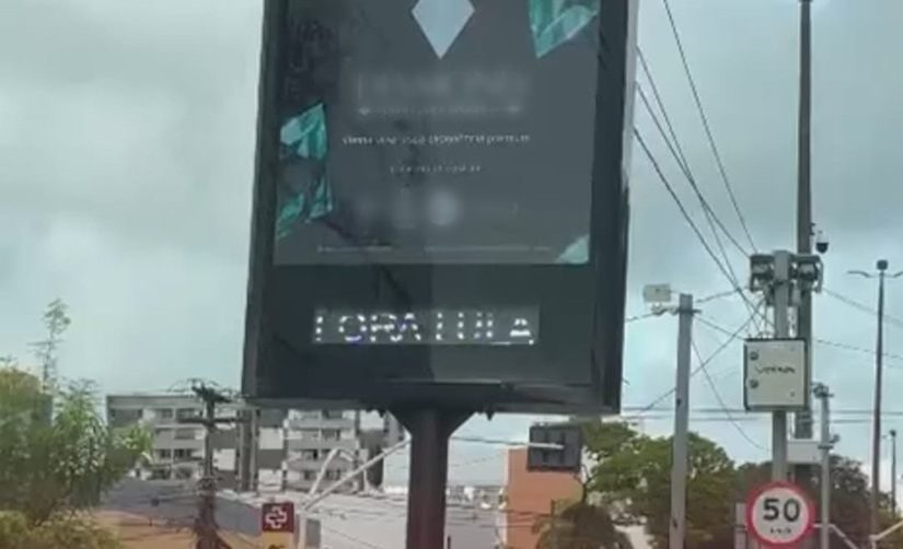 Relógio digital com ataques a Lula vira alvo de ação do PT na Justiça Eleitoral e comum na Paraíba