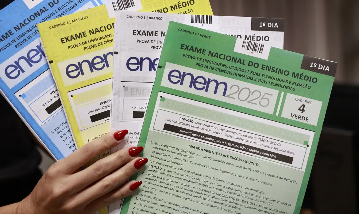 Enem 2026: prazo para pedir isenção da taxa termina nesta quinta-feira (30)