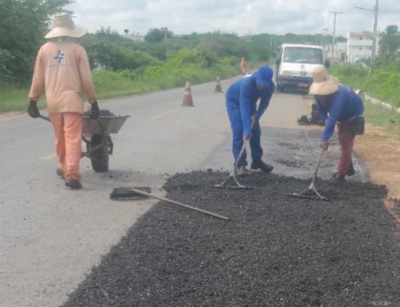 Parceria entre Prefeitura de Várzea e Governo da Paraíba inicia operação tapa-buracos na PB-233