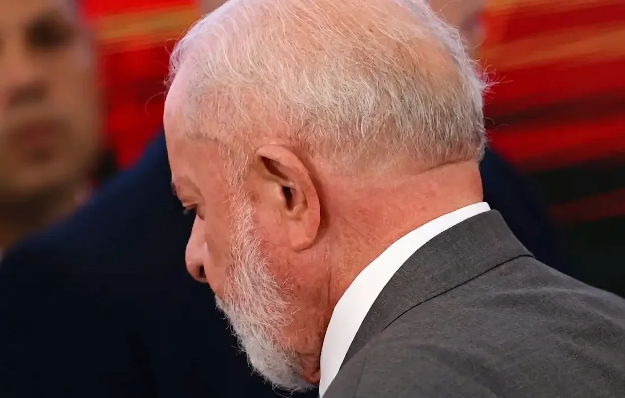 Lula deixa UTI e passa a ter cuidados semi-intensivos no Hospital Sírio Libanês, em São Paulo