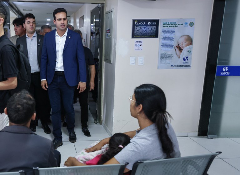 Lucas Ribeiro firma convênio com a Clipsi e assume assistência materno-infantil para evitar colapso em Campina