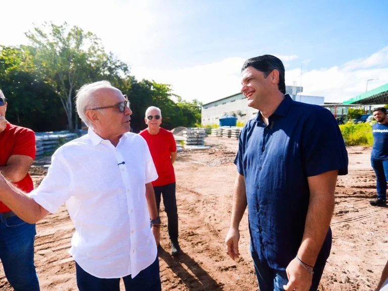 Prefeito Leo Bezerra (PSB) e o ex-prefeito Cícero Lucena (MDB)