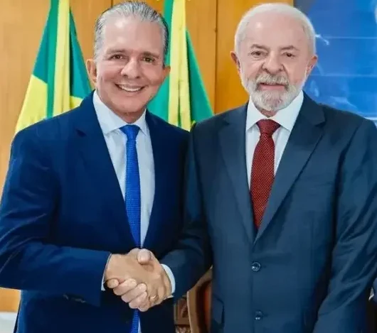 Pré-candidato ao senado Nabor Wanderley (Republicanos) ao lado do presidente Lula (PT)