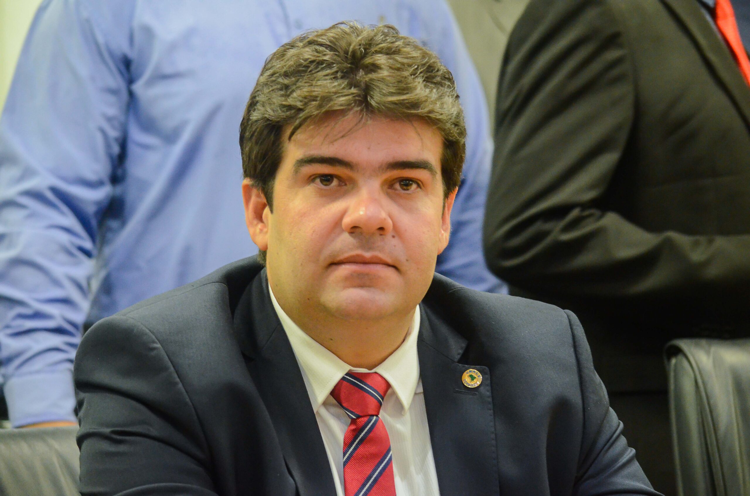 Eduardo Carneiro provoca Felipe Leitão e admite aumentar aposta após avanço de Lucas Ribeiro em pesquisas