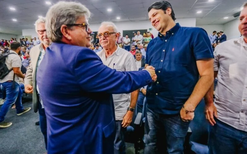 João Azevêdo sinaliza apoio do PSB à reeleição de Léo Bezerra em 2028