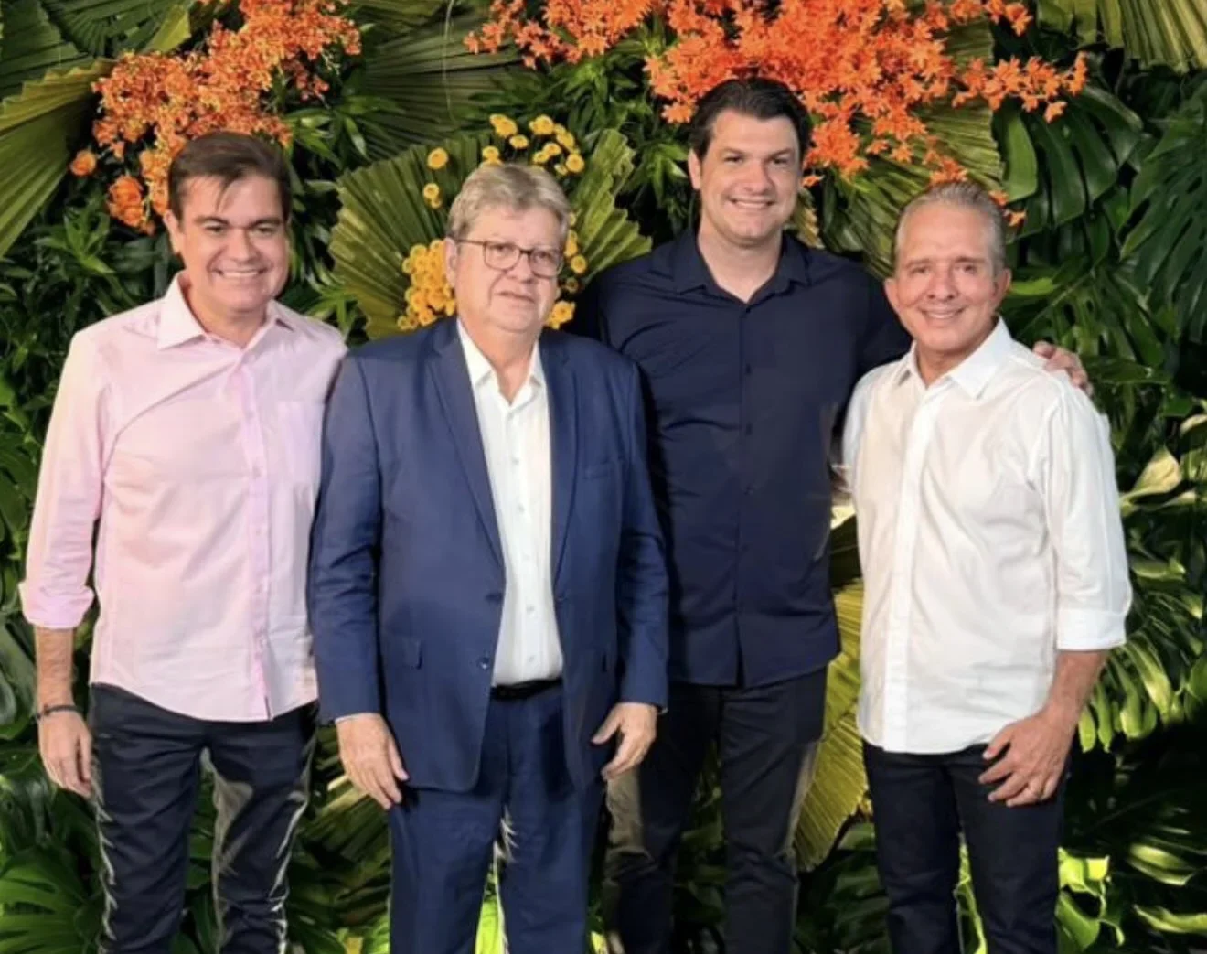 Adversários nas urnas, aliados à mesa: jantar de Hugo Motta expõe a face pragmática da política paraibana em Brasília
