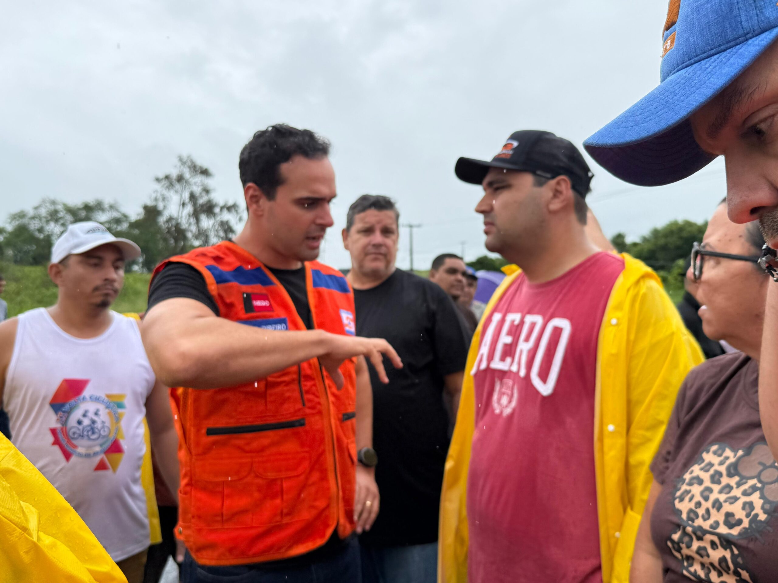 Governador Lucas Ribeiro coordena pessoalmente ações nos municípios do Vale do Paraíba atingidos pelas fortes chuvas