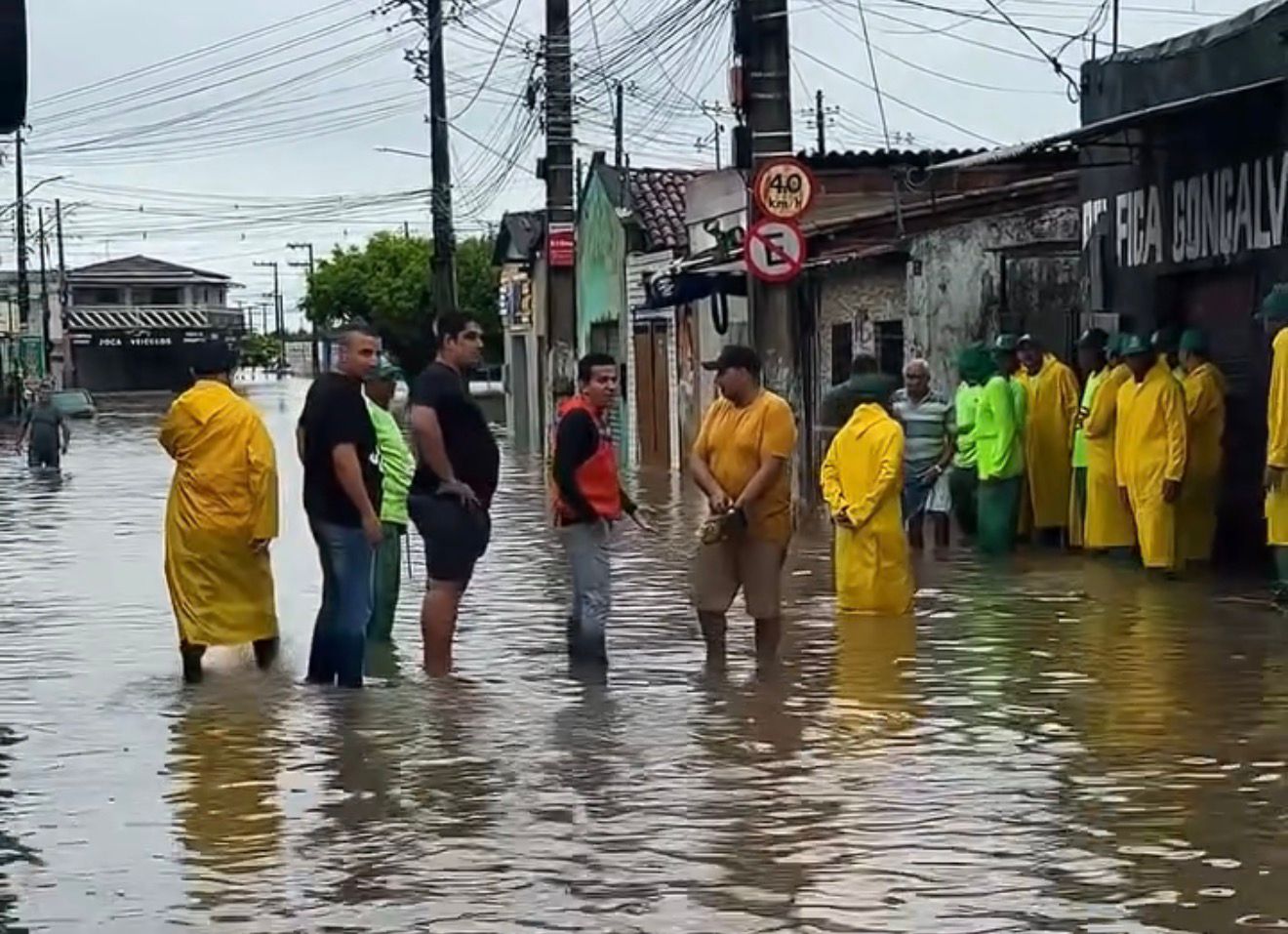 Jackson Alvino intensifica ações e acompanha de perto assistência às famílias afetadas pelas chuvas em Santa Rita