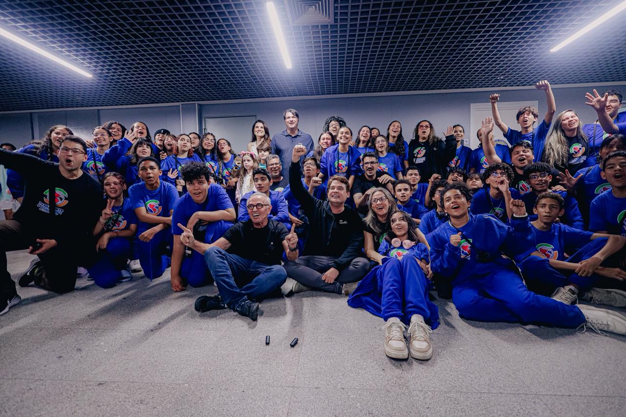 Cícero recebe estudantes pessoenses vindos do Canadá e promete, se eleito, apoiar municípios na criação de programas de intercâmbio