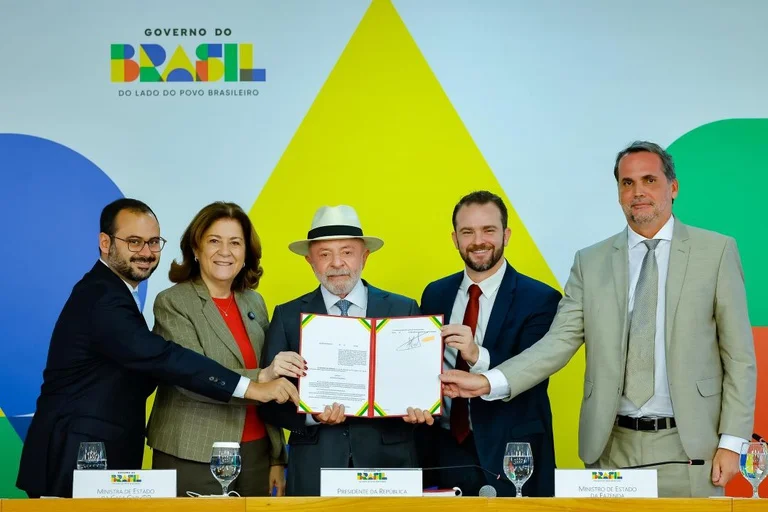 Presidente Luiz Inácio Lula da Silva oficializou a Medida Provisória que cria o novo programa Desenrola Brasil