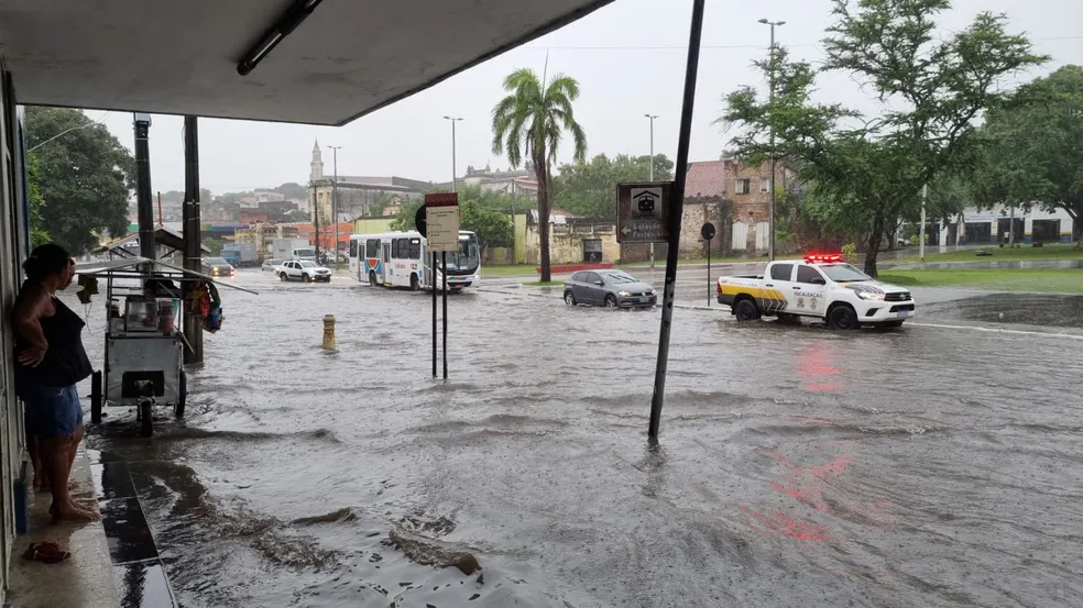 Chuvas provocam desligamento de reservatório e deixam bairros da Grande João Pessoa sem água